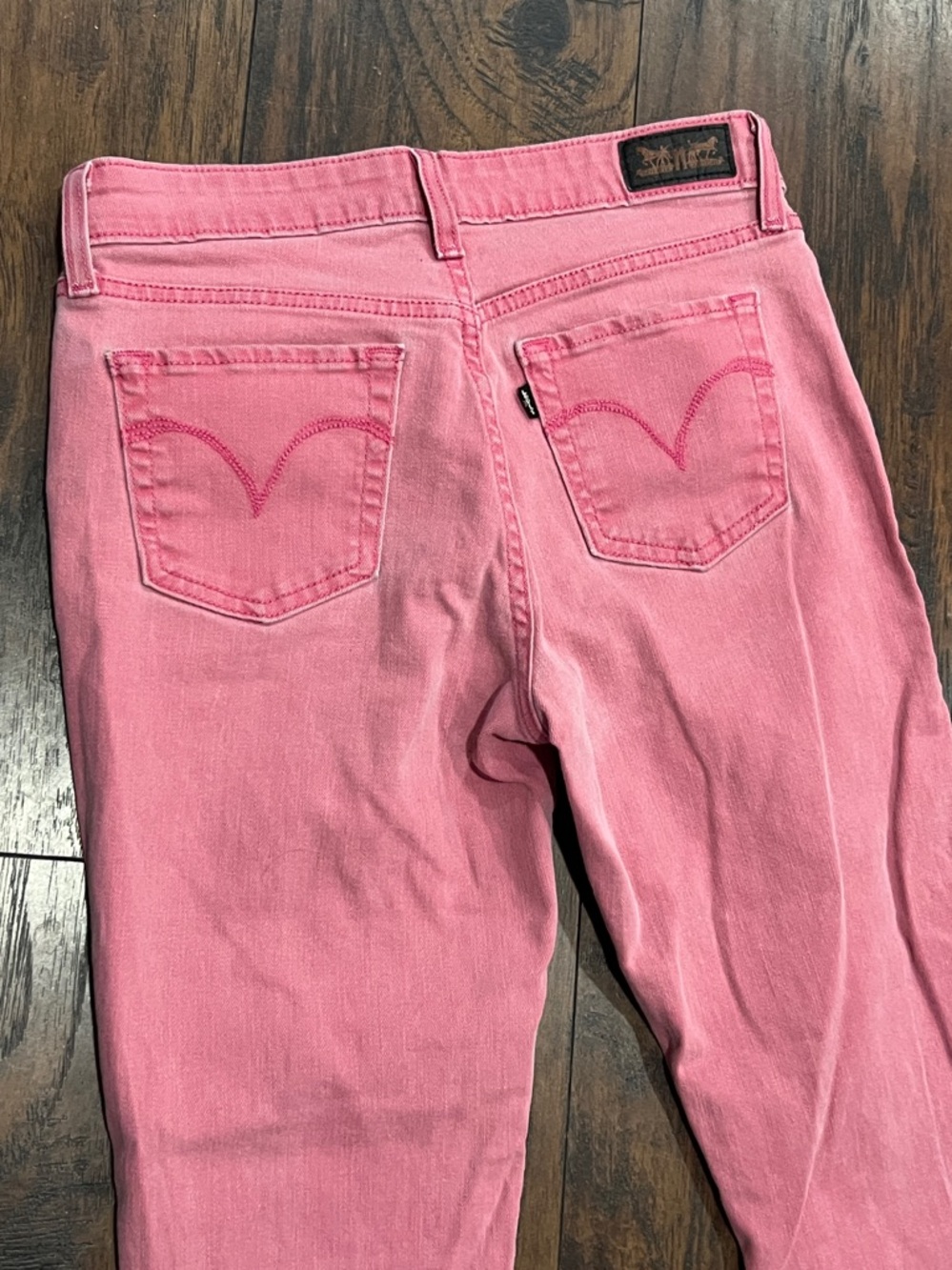 Levi’s woman’s retro pink mid rise skinny jeans size 8 M
